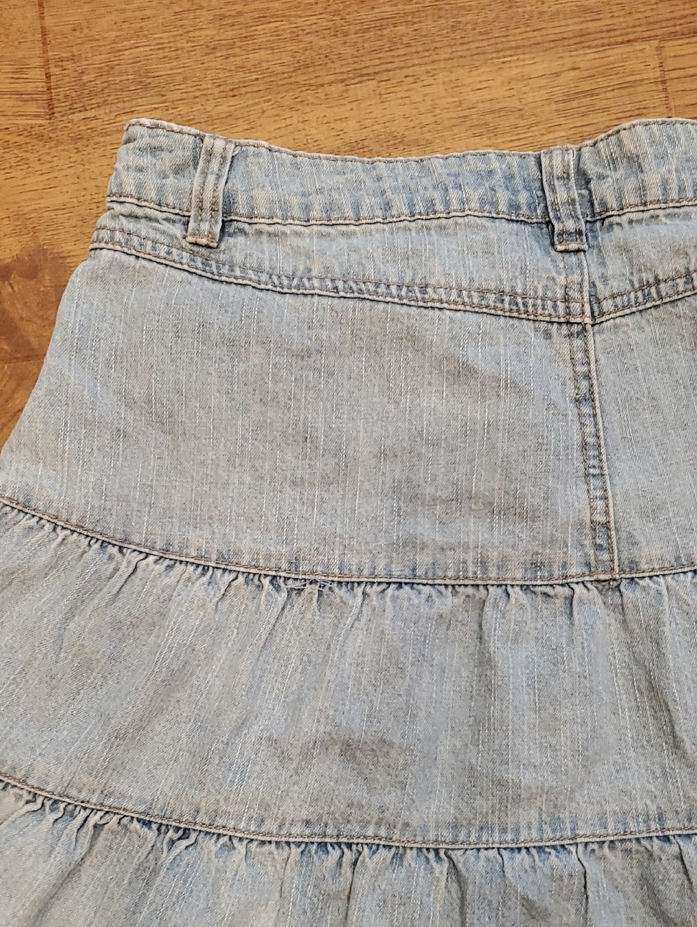 One Tuff Babe Jeanswear Light Wash Denim Tiered Skirt Womens 9 /10 Ruffled Denim - Picture 11 of 15